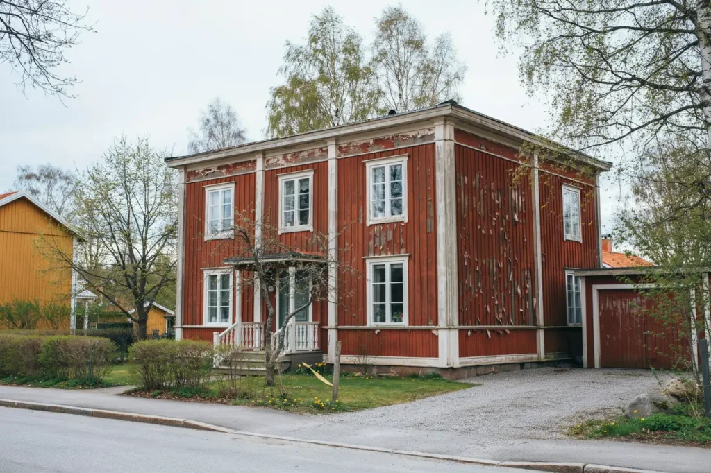n r r det dags att m la om huset tecken p slitage som svenska villa gare b r k nna till
